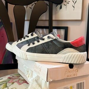 Blowfish WAVE-B Sneakers EUC Size 8